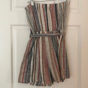 Strapless bandeau romper. Forever 21. UNWORN.